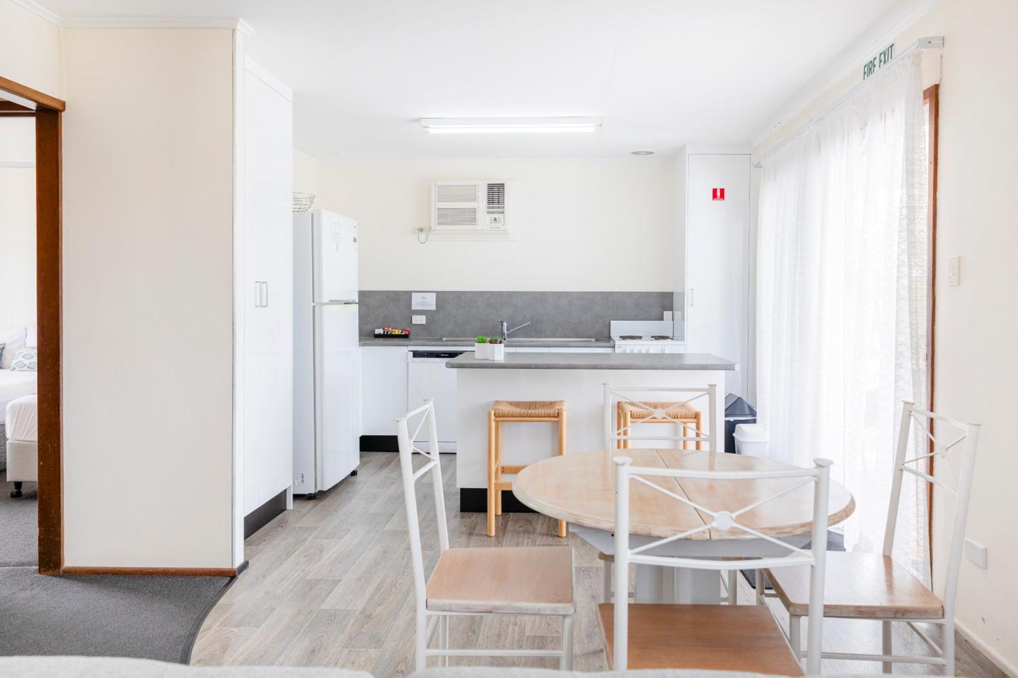 Palm View Holiday Apartments Bowen Zewnętrze zdjęcie