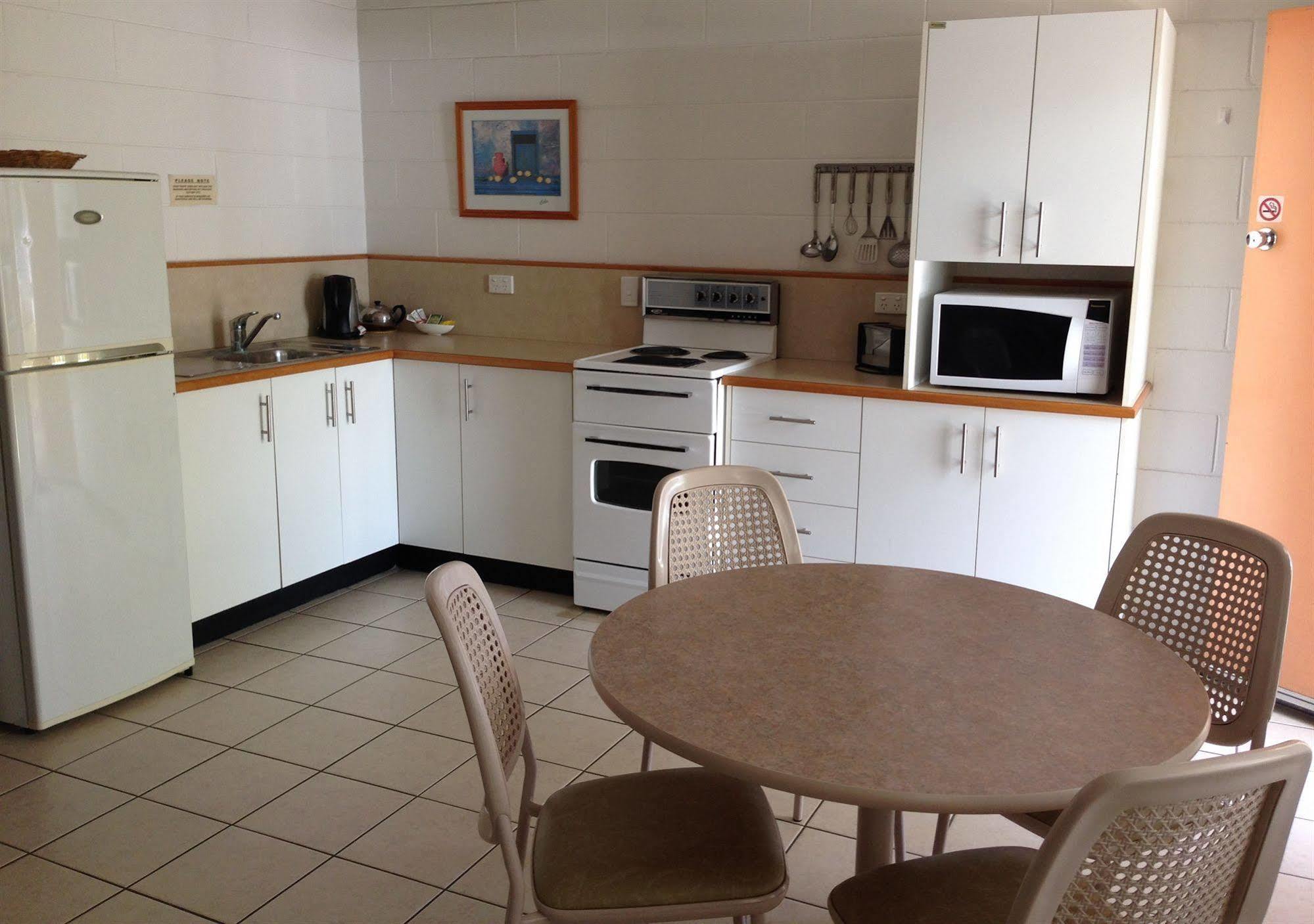 Palm View Holiday Apartments Bowen Zewnętrze zdjęcie